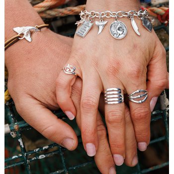 Shark's Tooth charm Y1-121 - CB Stark Jewelers