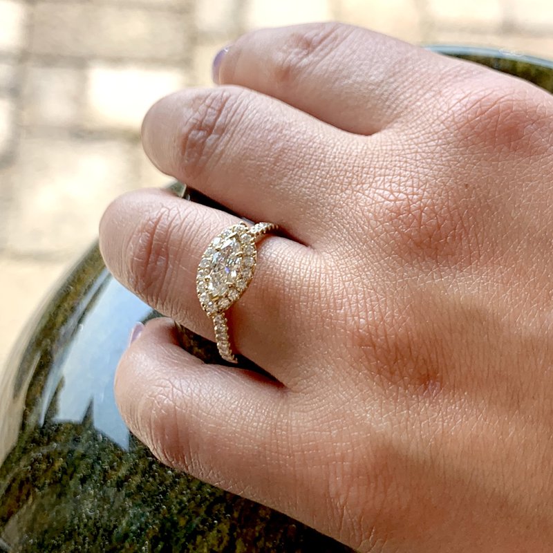 Moses Signature Engagement Ring 10004471 Moses Jewelers