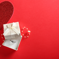 NFR Survey: Jewelry Tops Valentine's Day Spending for the 10th Straight Year