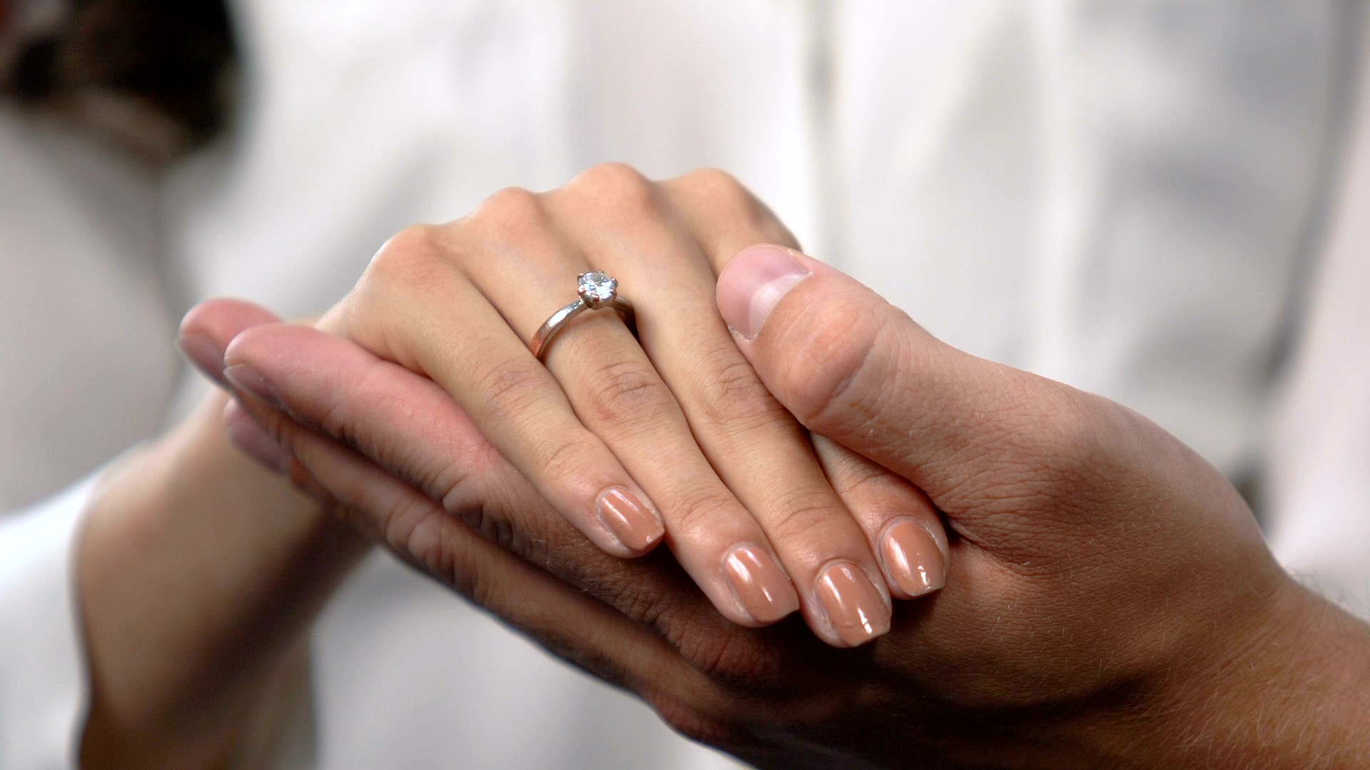 What Is the Correct Way to Wear Wedding Rings? | Moody's Jewelry, image size:1920x1080