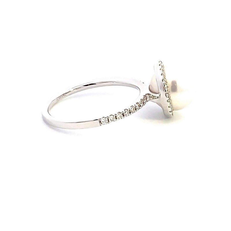 パール ゴールド ホワイト クリスタル ヴィンテージ Chanel Pearl Diamond 18k White Gold Cocktail Ring – Opulent