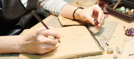 4 Reasons Custom Jewelry Makes the Perfect Gift