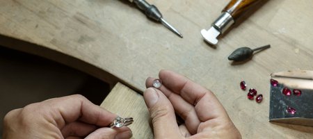 The Pros and Cons of Custom Bezel Settings