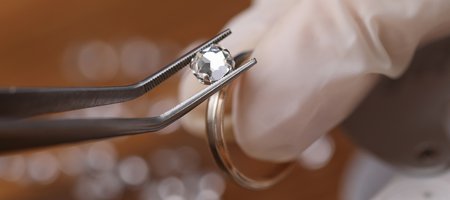 A Guide to Checking for Loose Stones in Your Jewelry