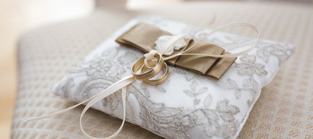 How To Choose the Right Metal for Your Wedding Band